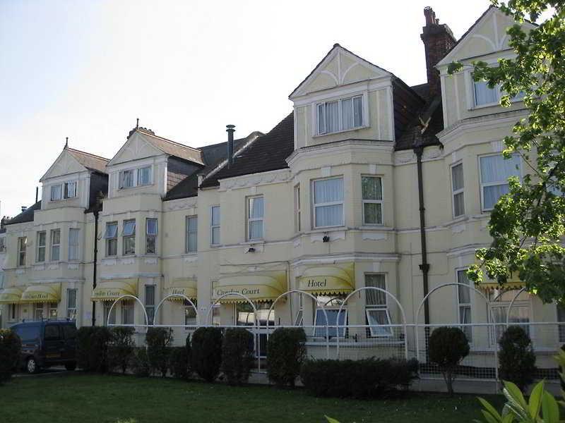 Croydon Court Hotel Exterior photo